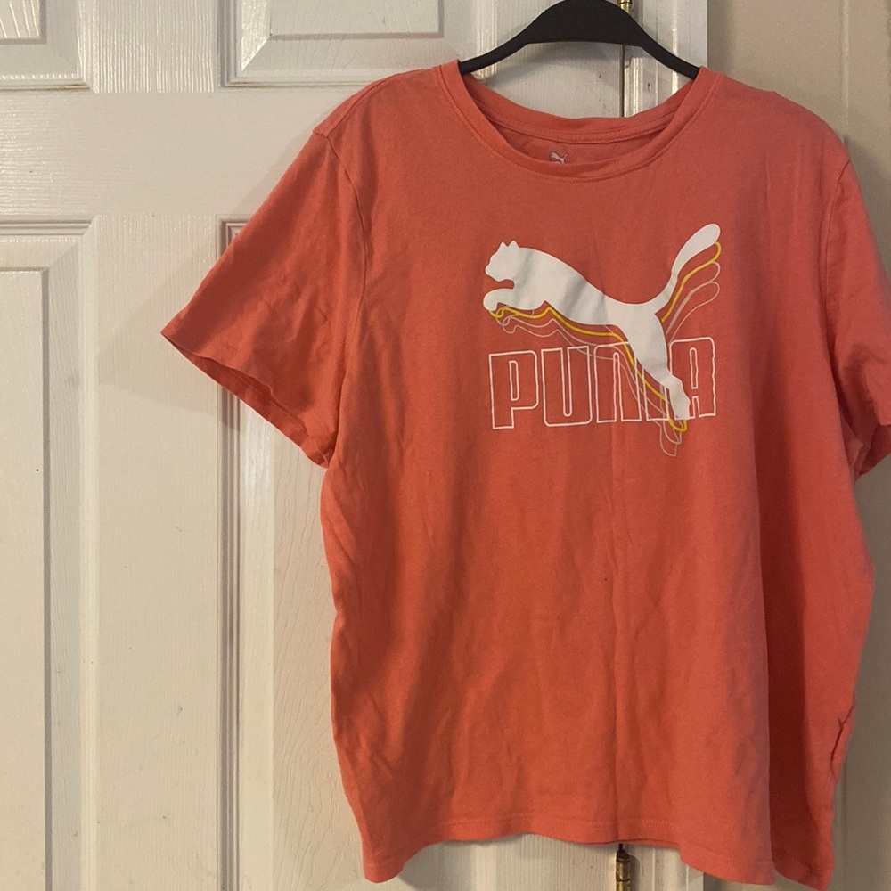 💜💜💜 short sleeve women puma T-shirt. Size 2 XL